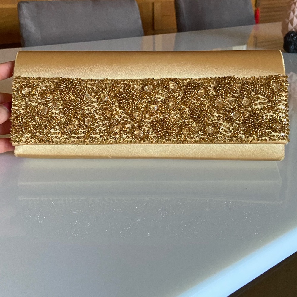 Valerie Stevens Gold Clutch with shoulder strap - Picture 6 of 8